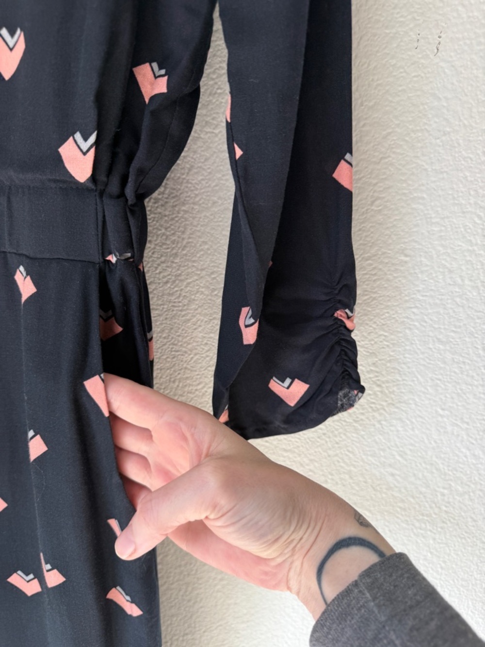 Corey Lynn Calter - Anthropologie- Navy Jumpsuit with Pink arrow pattern - Small - Picture 5 of 10